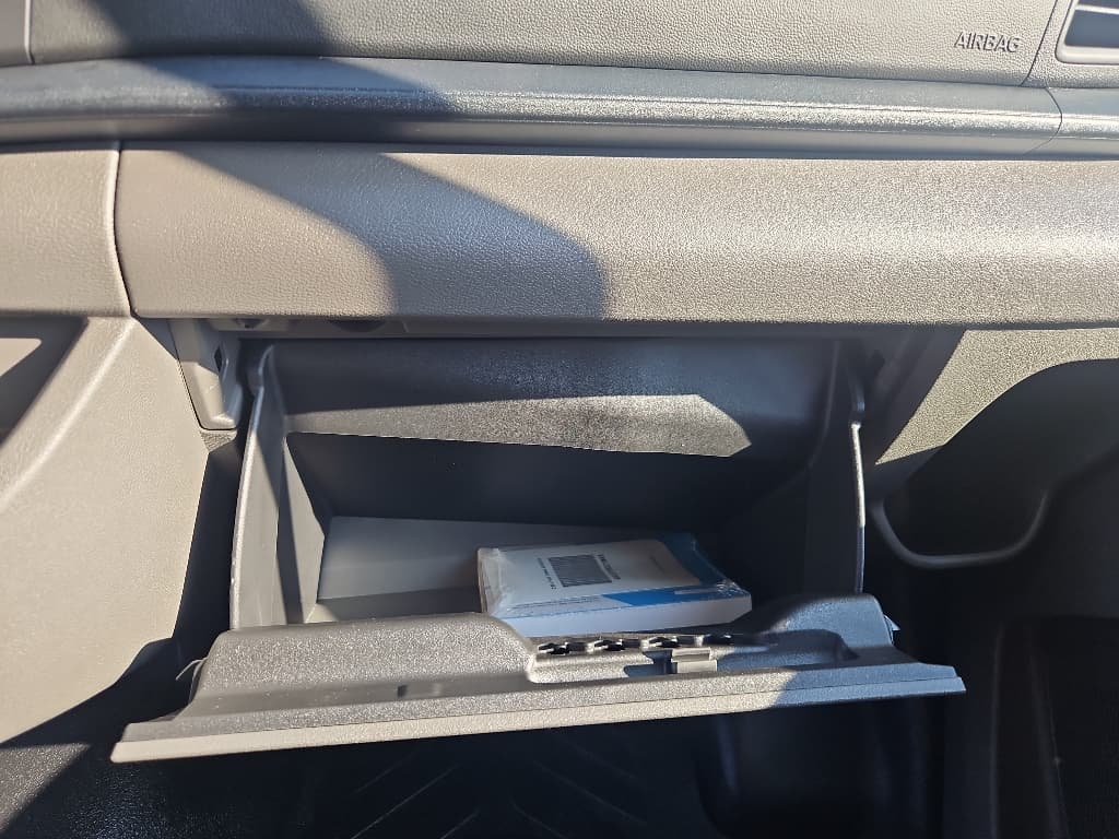 2024 Ford E-Transit view 19