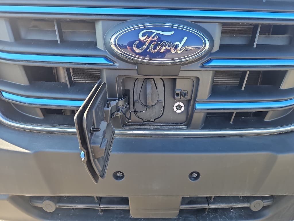 2024 Ford E-Transit view 5