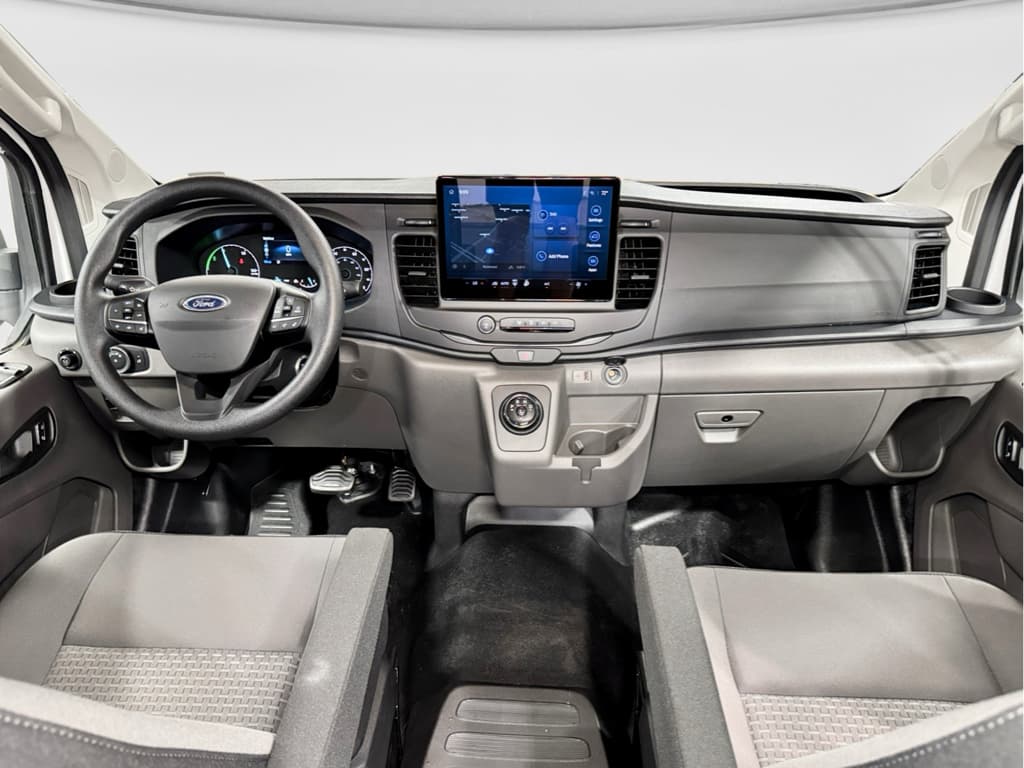 2024 Ford E-Transit view 17