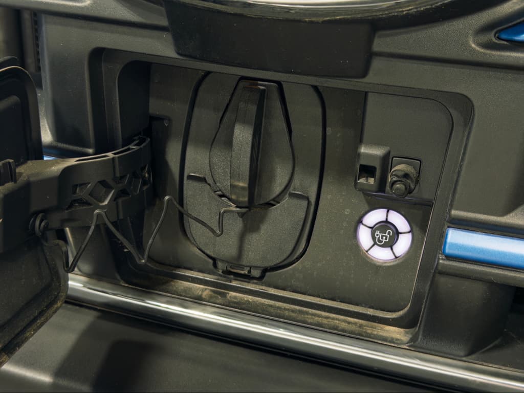 2024 Ford E-Transit view 5