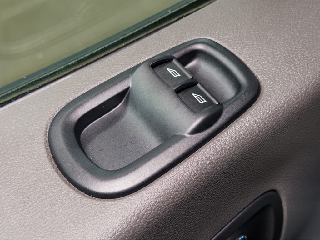 2024 Ford E-Transit view 7