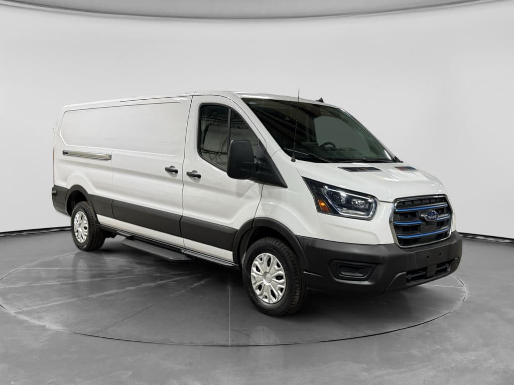 2024 Ford E-Transit view 4