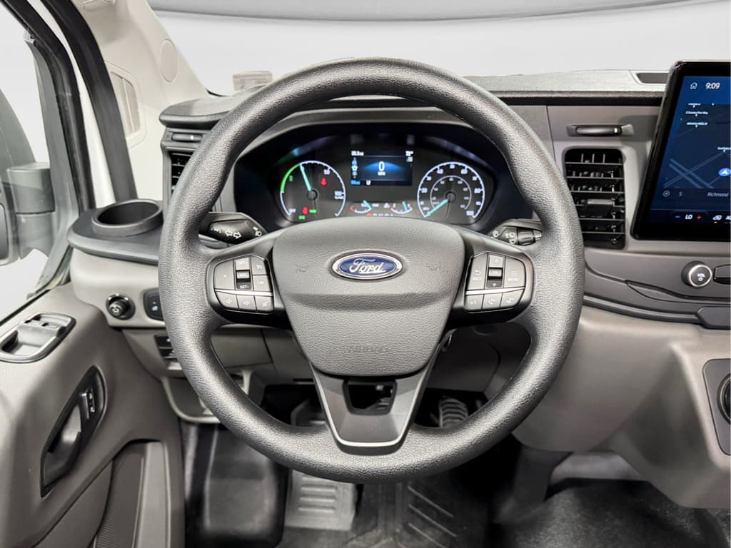 2024 Ford E-Transit view 9