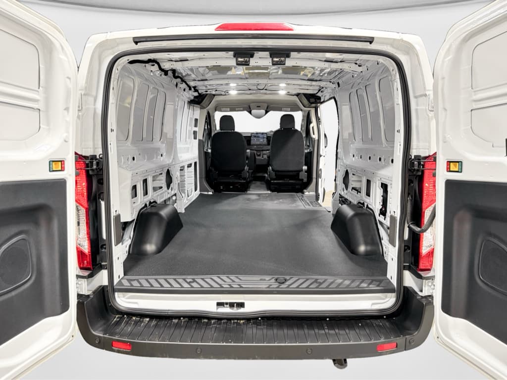 2024 Ford E-Transit view 23