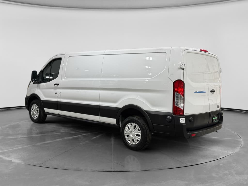 2024 Ford E-Transit view 2