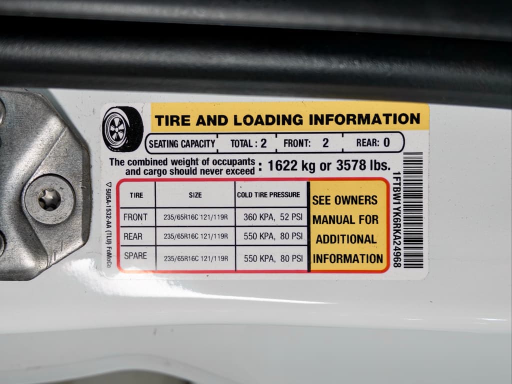 2024 Ford E-Transit view 26