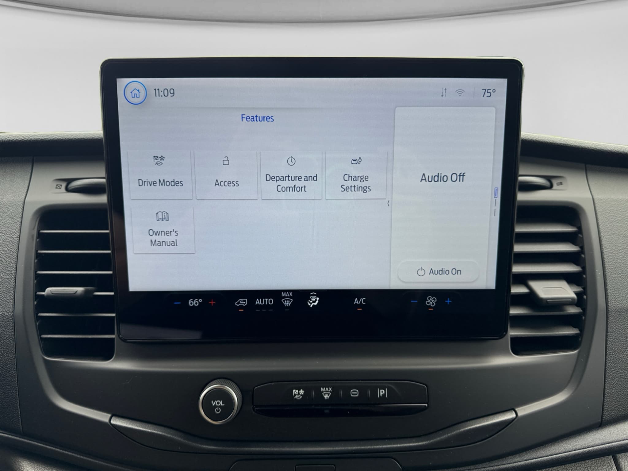 2024 Ford E-Transit view 13