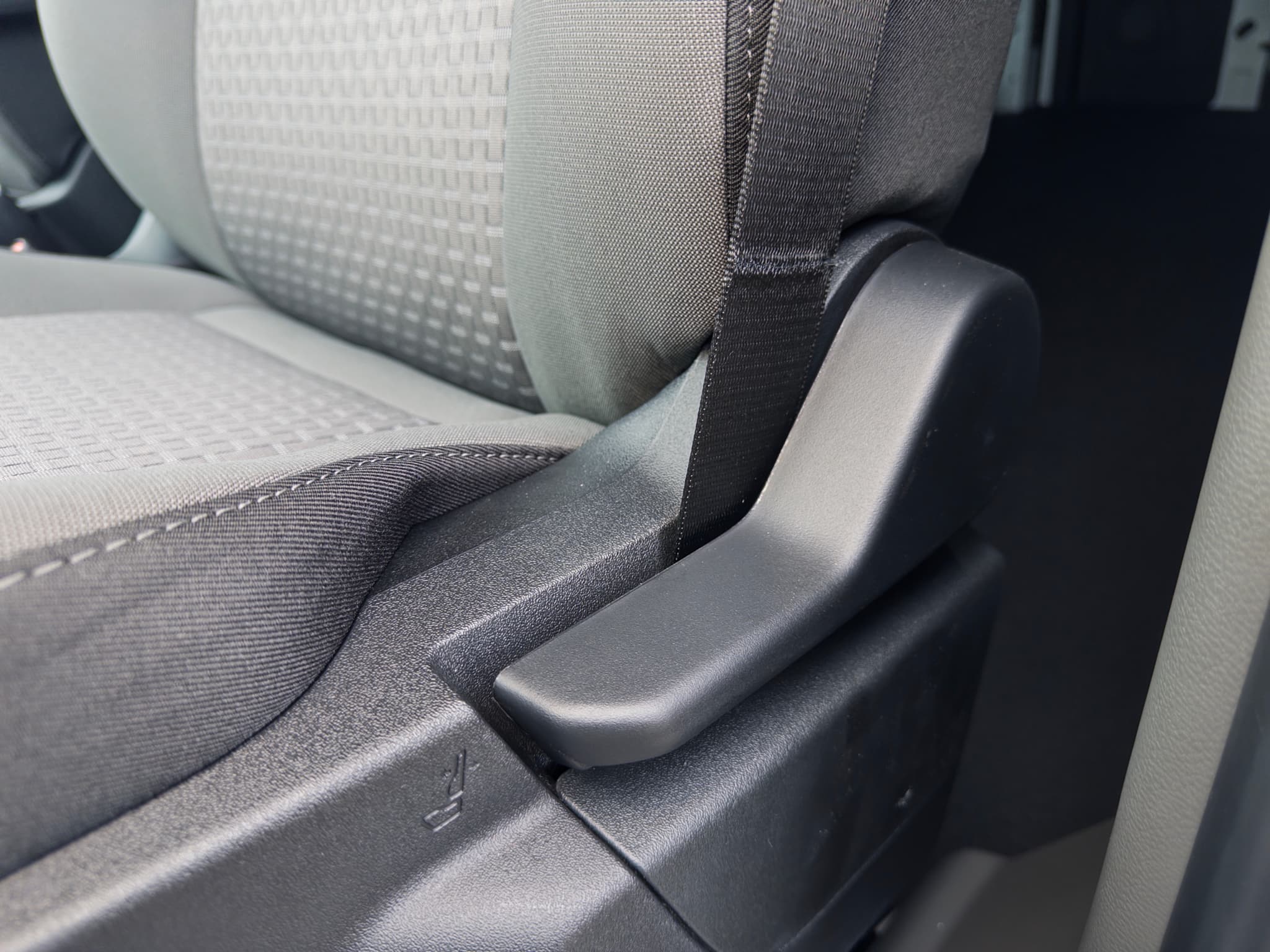 2024 Ford E-Transit view 7