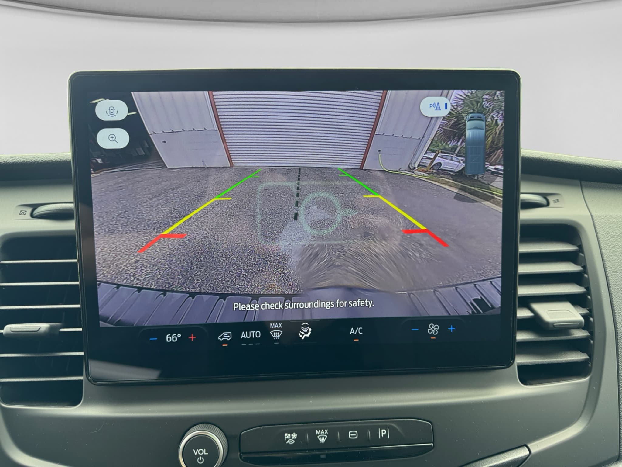 2024 Ford E-Transit view 15