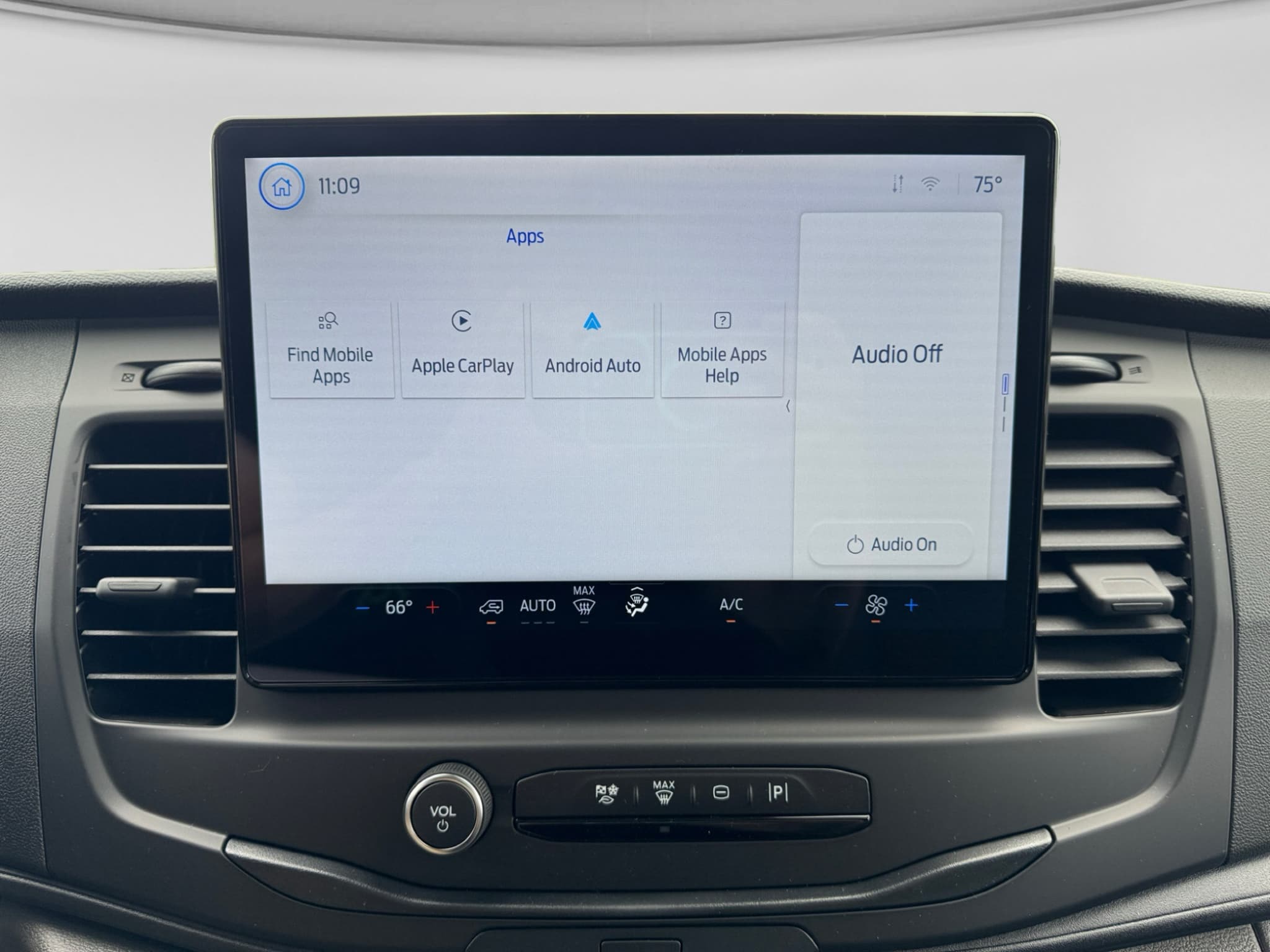 2024 Ford E-Transit view 12