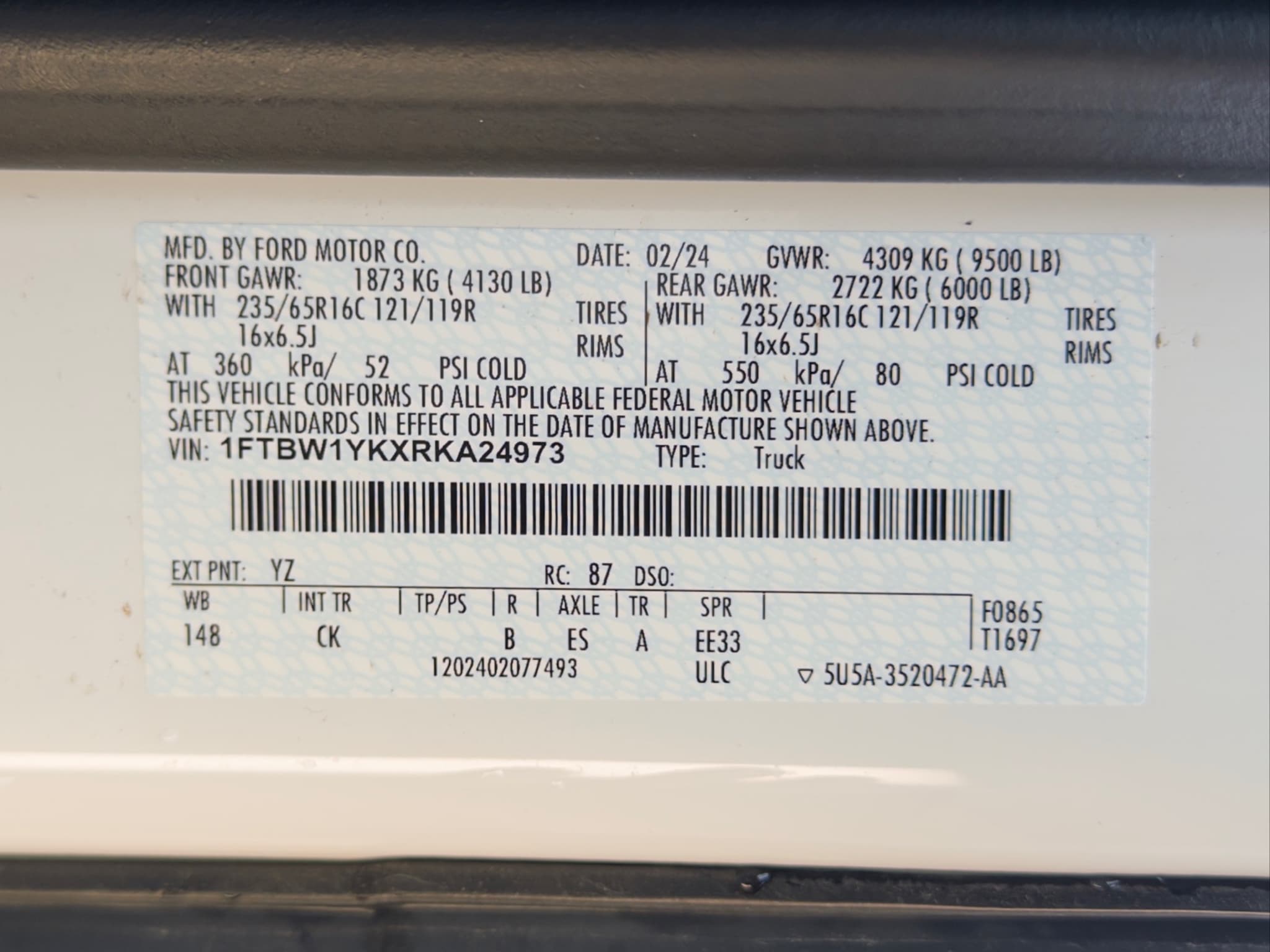 2024 Ford E-Transit view 25