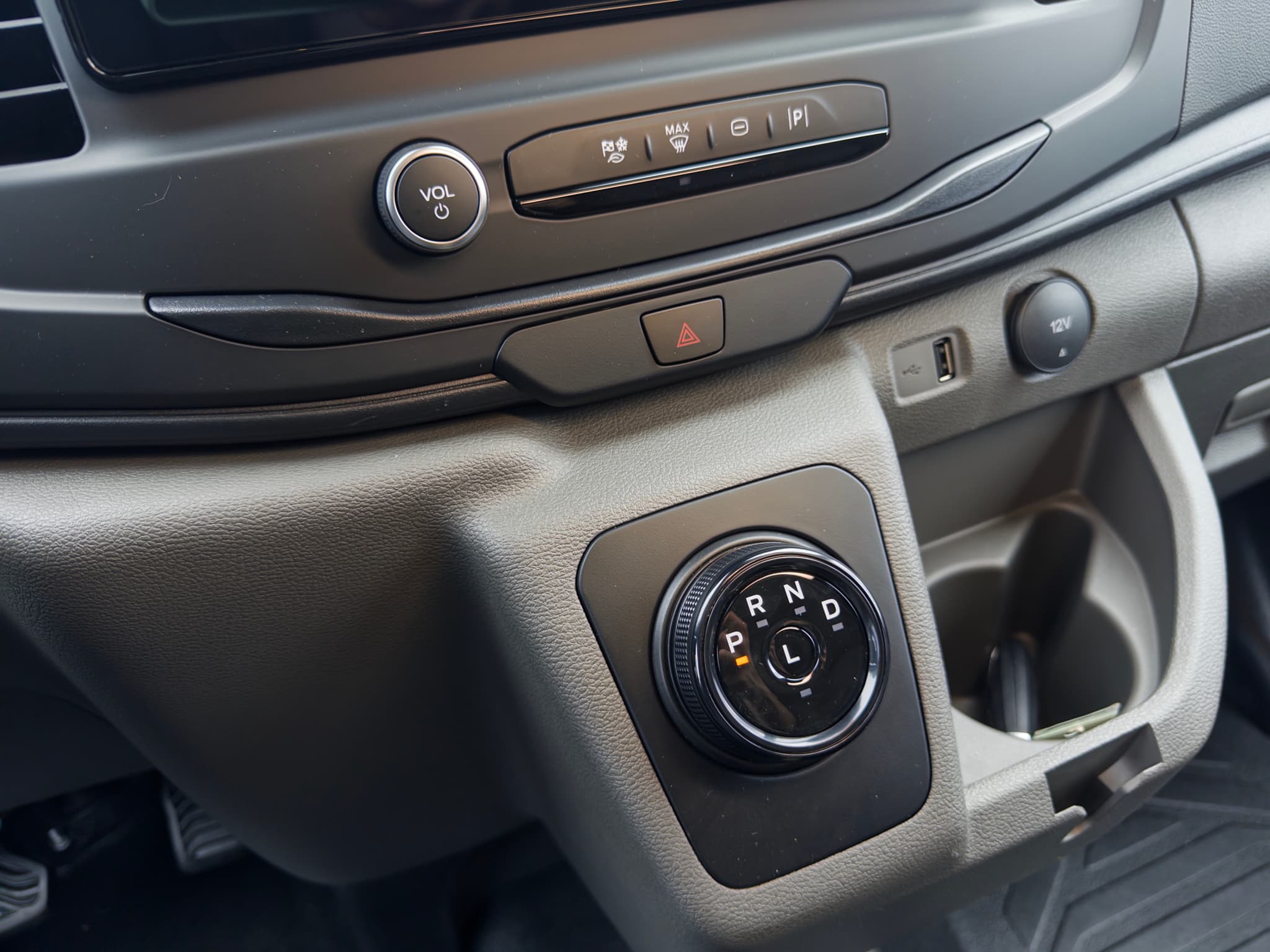 2024 Ford E-Transit view 16