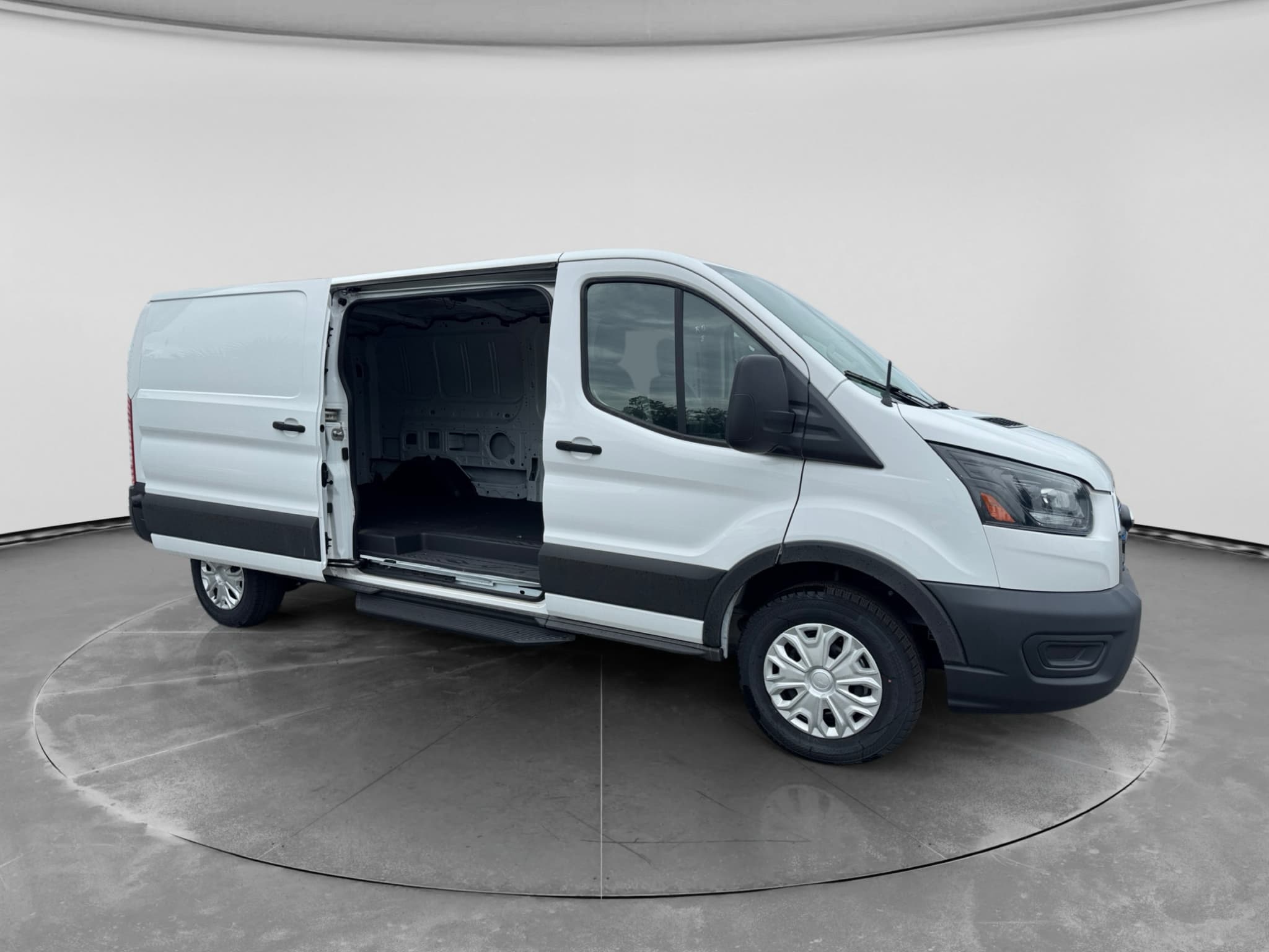 2024 Ford E-Transit view 23