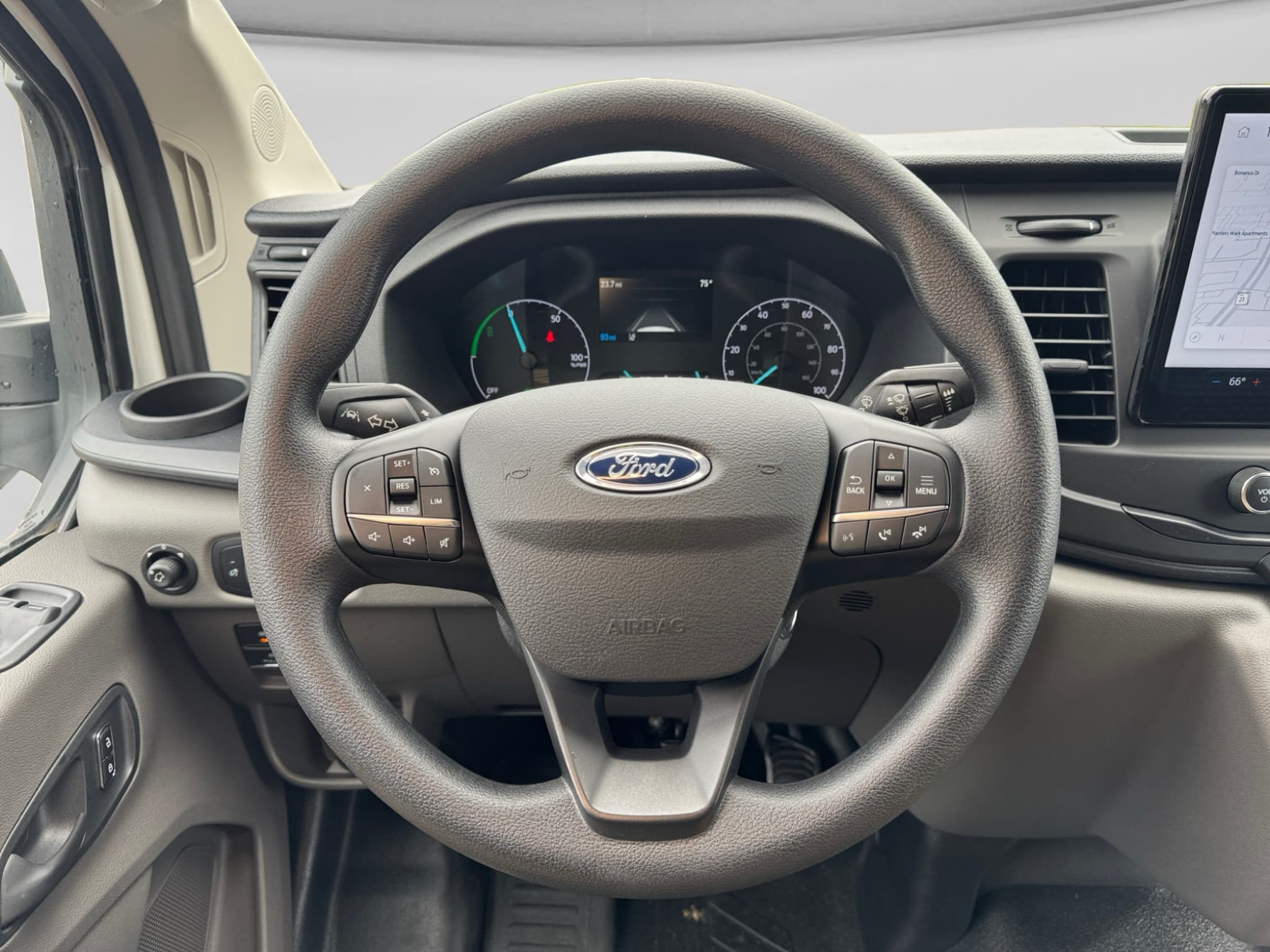 2024 Ford E-Transit view 9