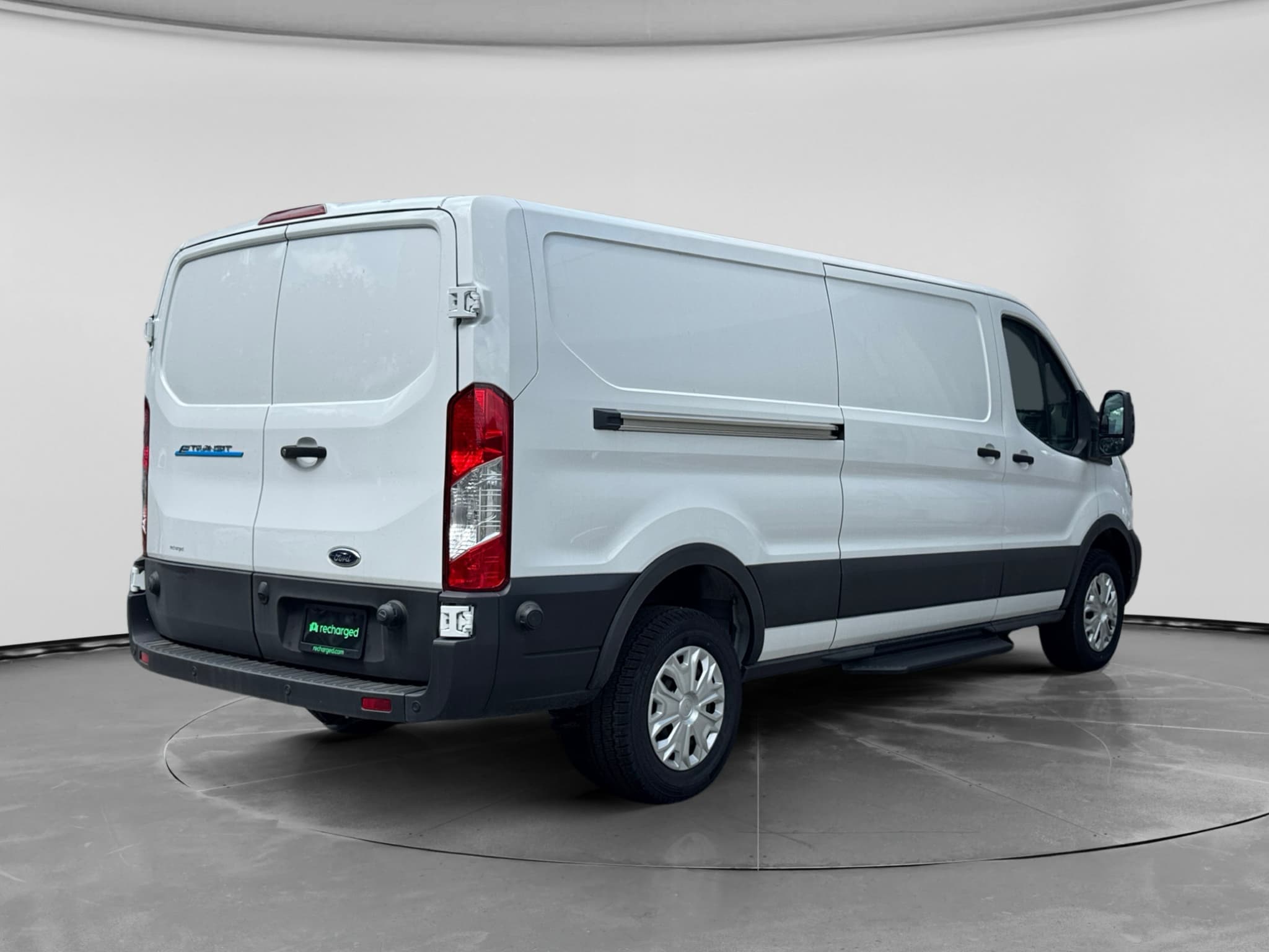 2024 Ford E-Transit view 2