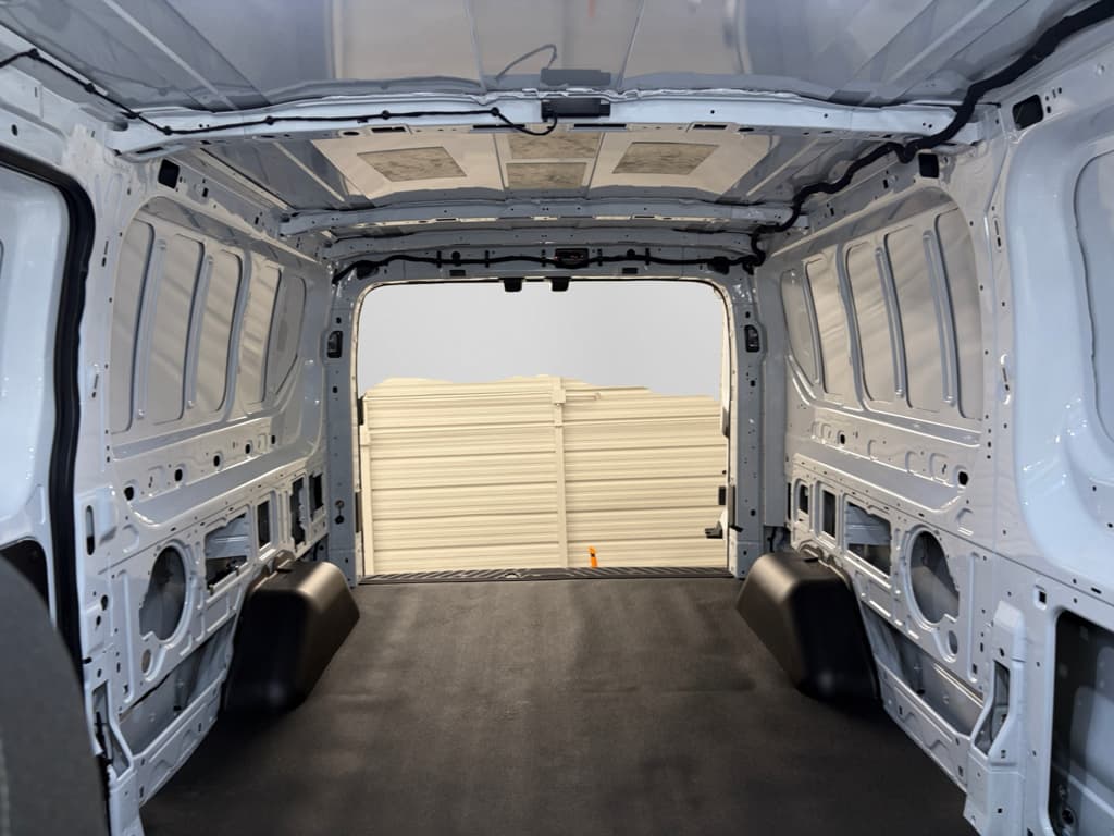 2024 Ford E-Transit view 26