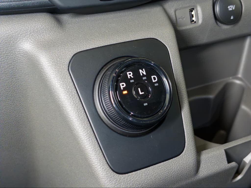 2024 Ford E-Transit view 17