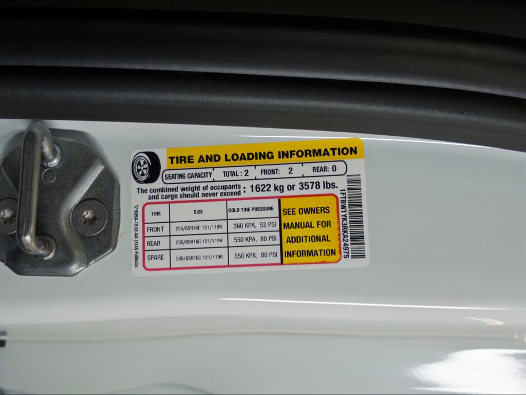 2024 Ford E-Transit view 28