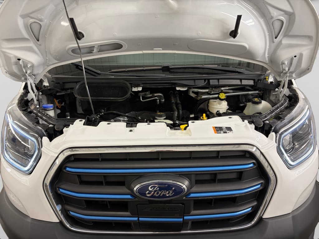 2024 Ford E-Transit view 24