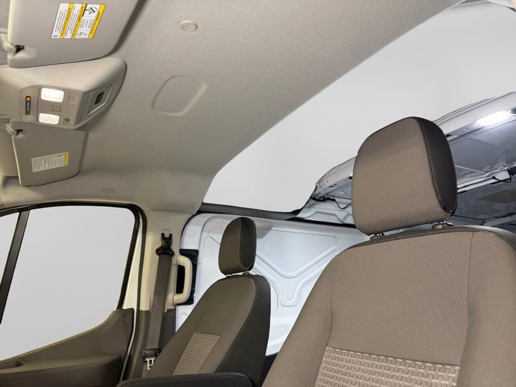 2024 Ford E-Transit view 23
