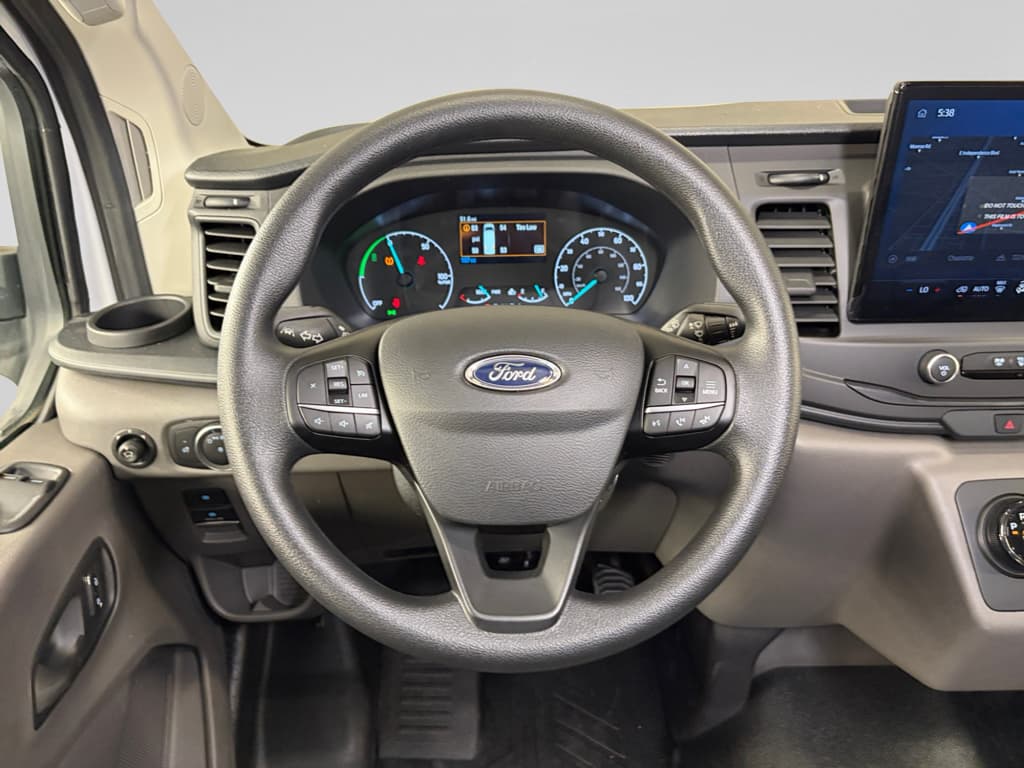 2024 Ford E-Transit view 10