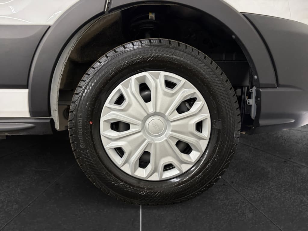 2024 Ford E-Transit view 33