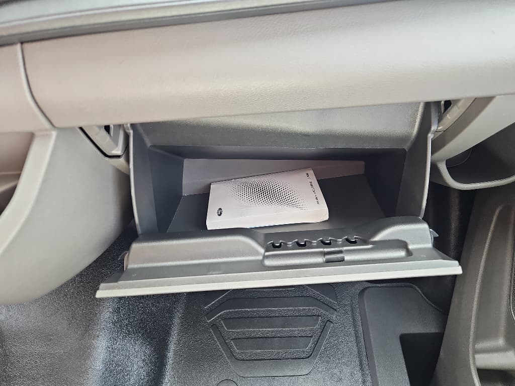 2024 Ford E-Transit view 19