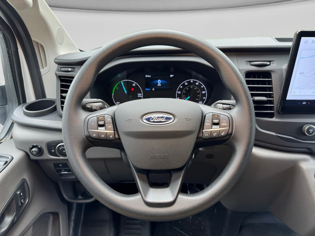 2024 Ford E-Transit view 9