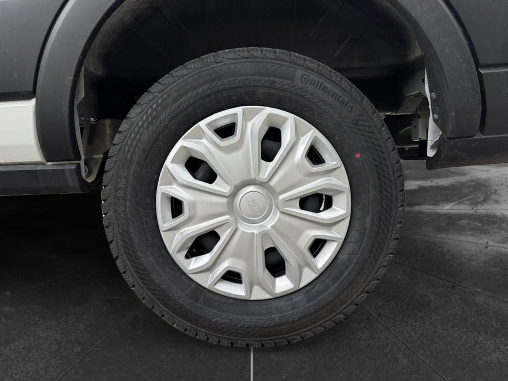 2024 Ford E-Transit view 34