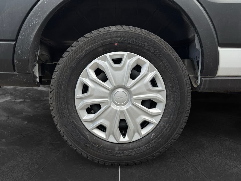 2024 Ford E-Transit view 30