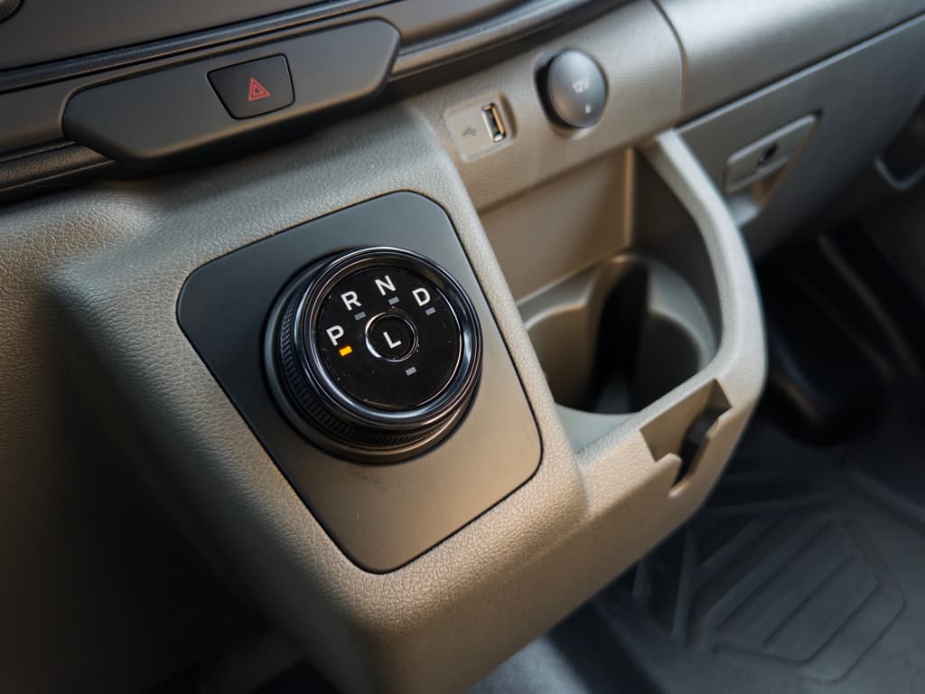 2024 Ford E-Transit view 17