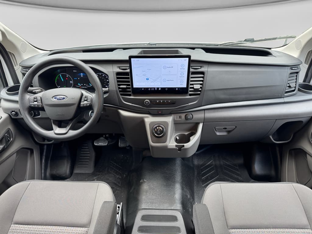 2024 Ford E-Transit view 18