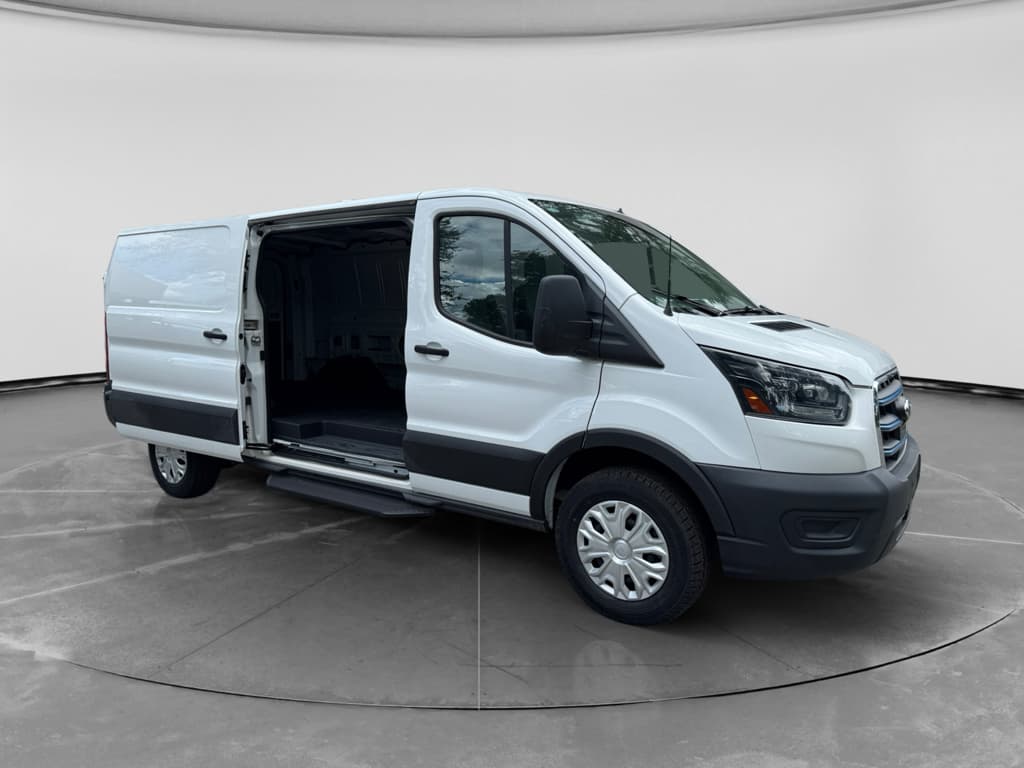 2024 Ford E-Transit view 22