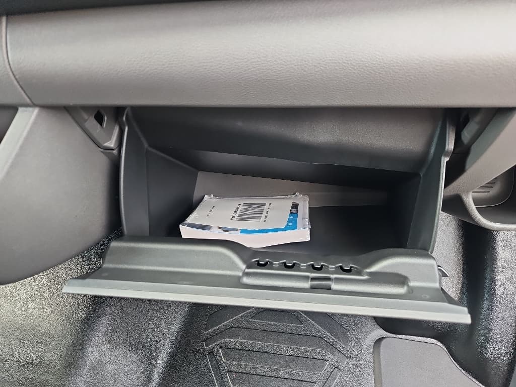 2024 Ford E-Transit view 19