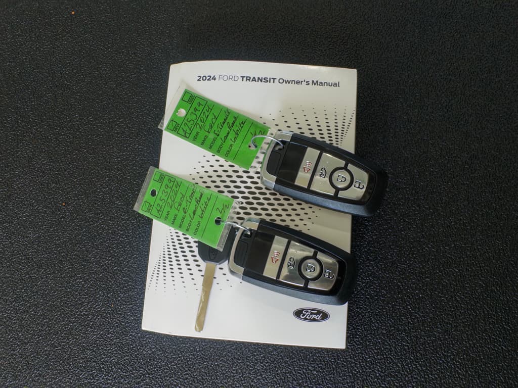 2024 Ford E-Transit view 22