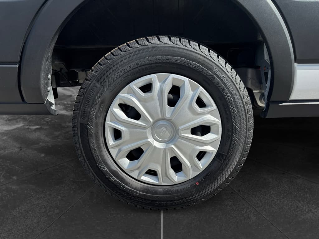 2024 Ford E-Transit view 33