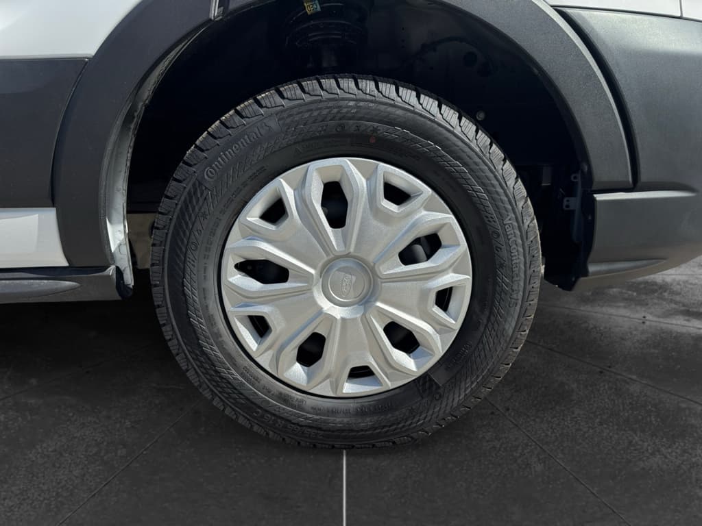 2024 Ford E-Transit view 31
