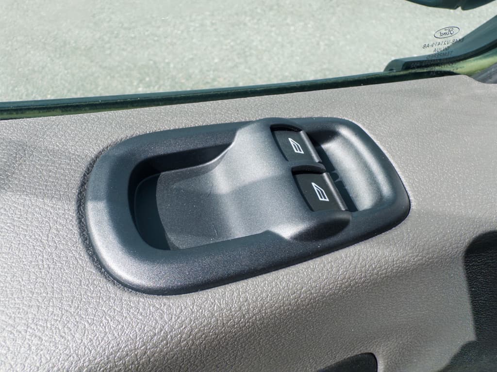 2024 Ford E-Transit view 7