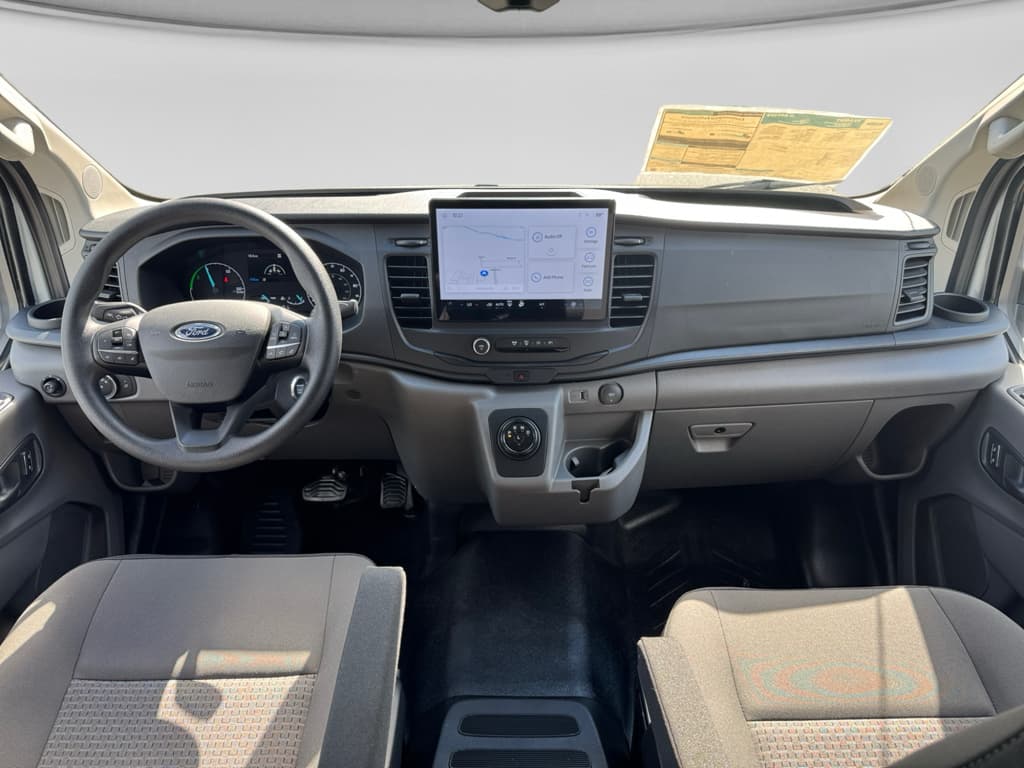 2024 Ford E-Transit view 17