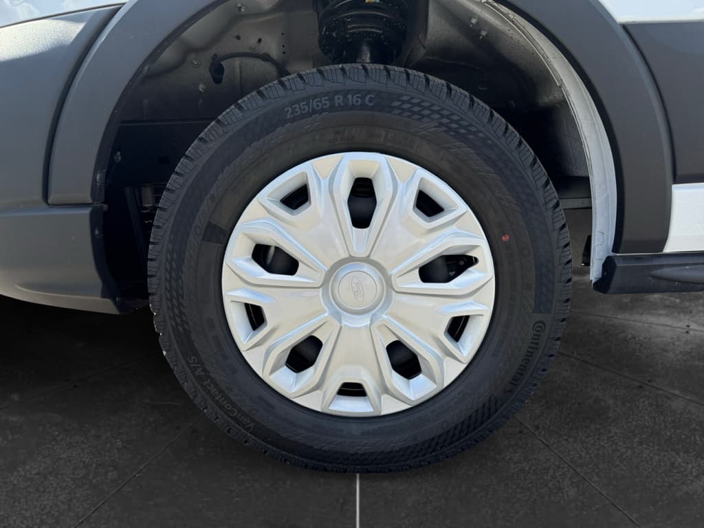 2024 Ford E-Transit view 27