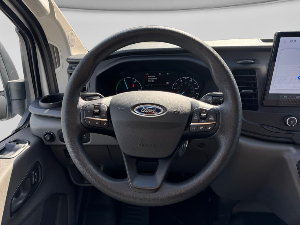 2024 Ford E-Transit view 9