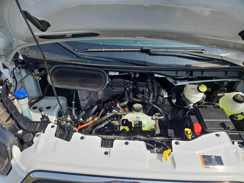 2024 Ford E-Transit view 22
