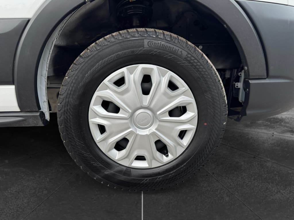 2024 Ford E-Transit view 31