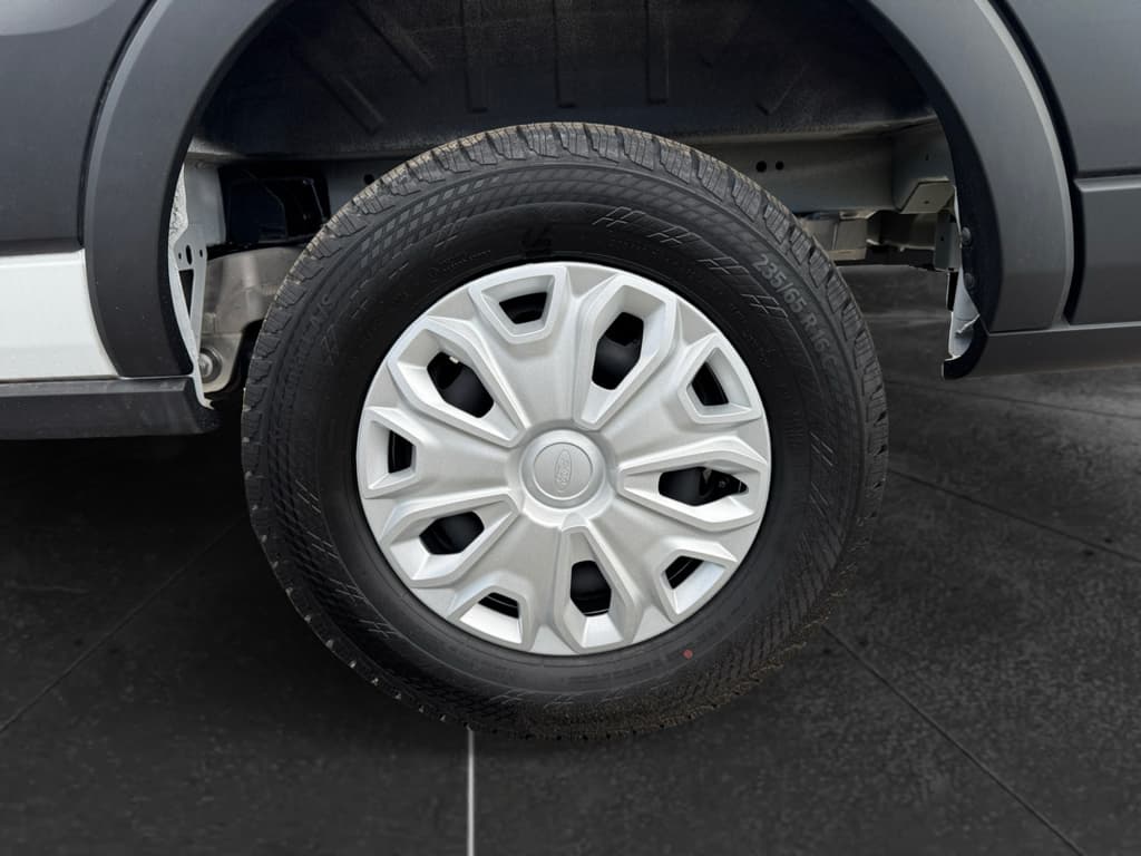 2024 Ford E-Transit view 29