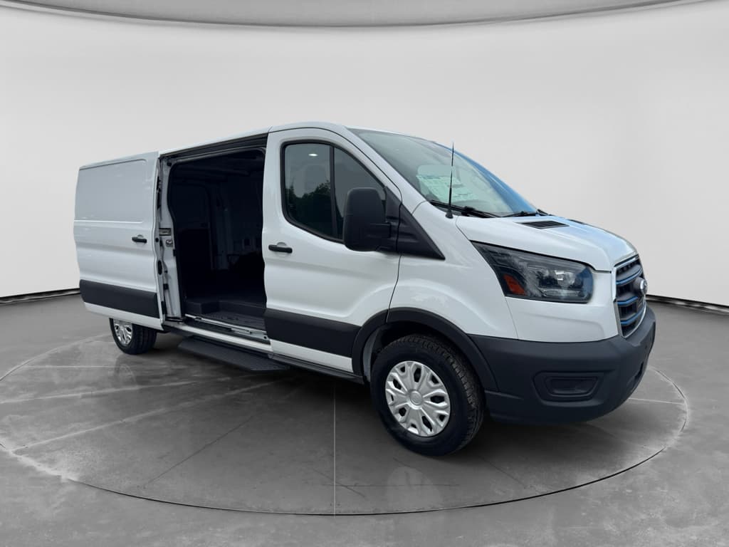 2024 Ford E-Transit view 21