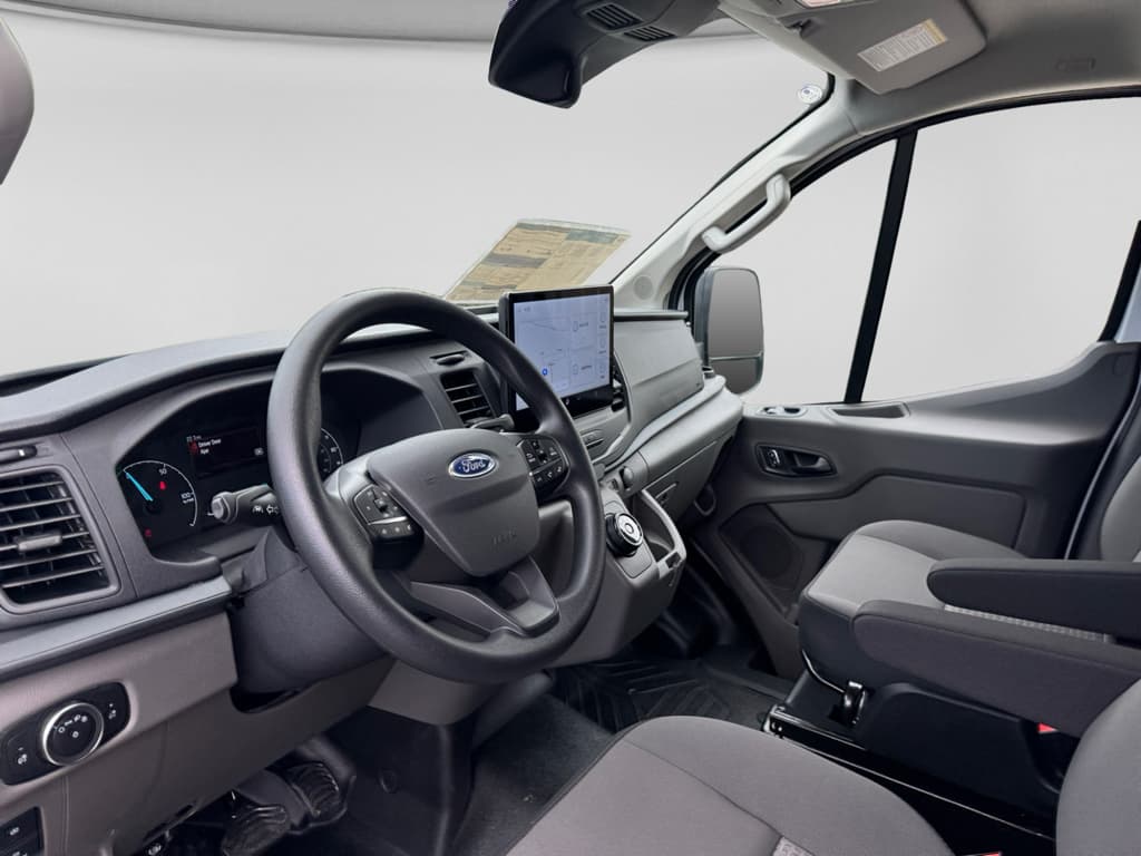 2024 Ford E-Transit view 19