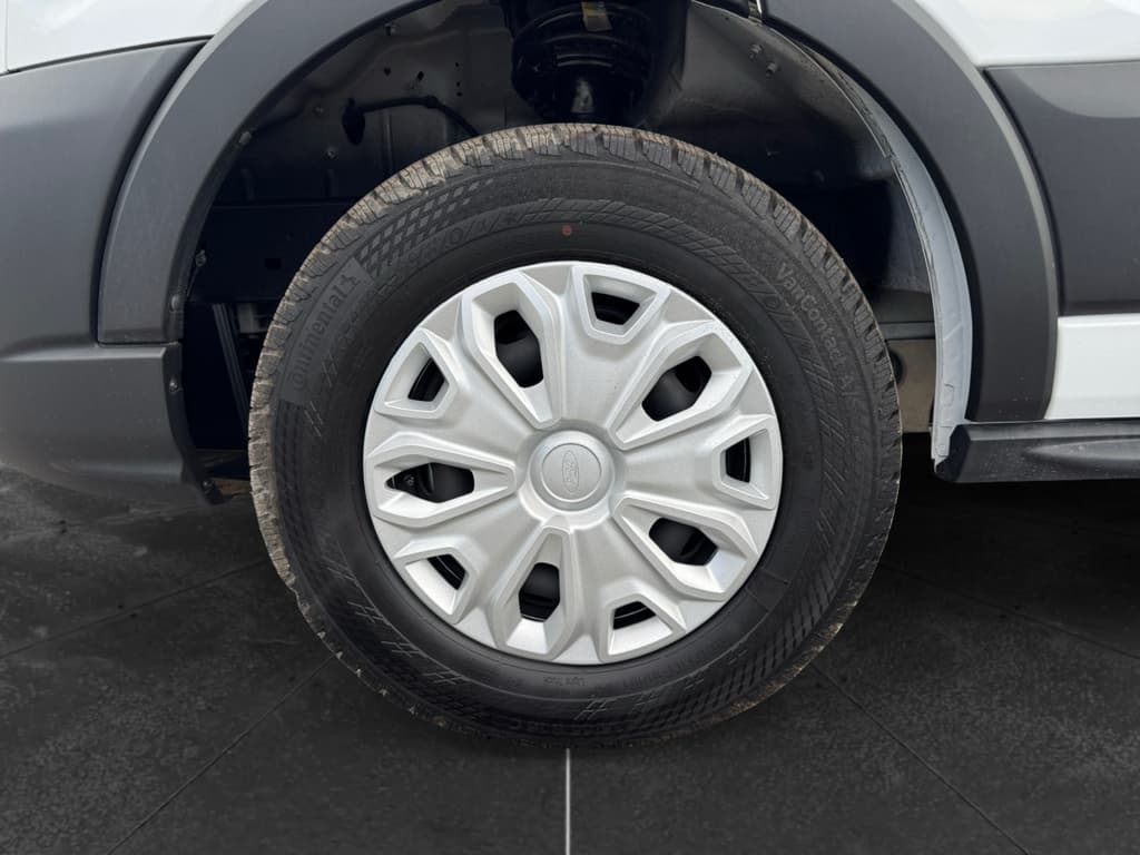 2024 Ford E-Transit view 27