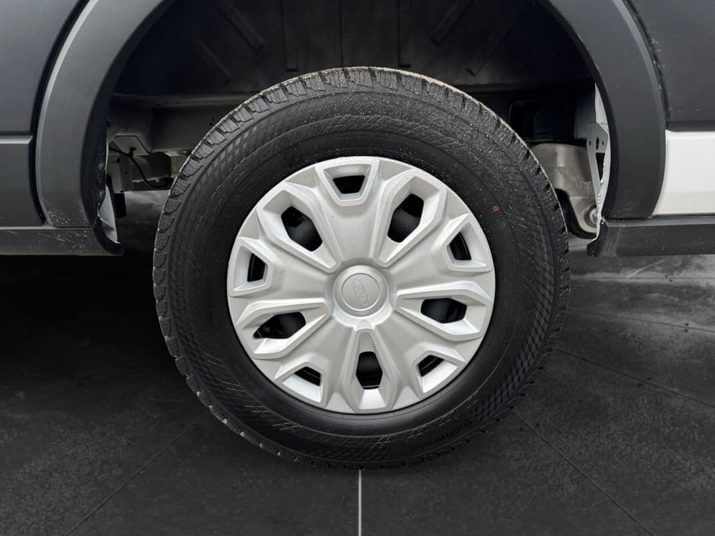 2024 Ford E-Transit view 33