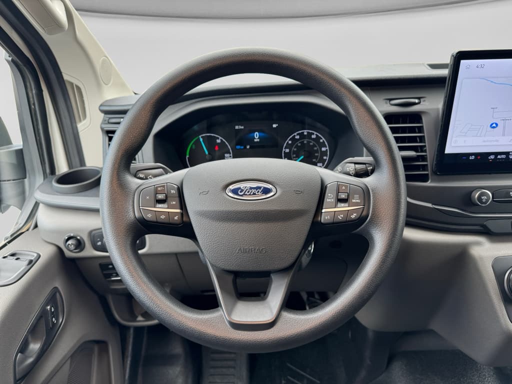2024 Ford E-Transit view 9