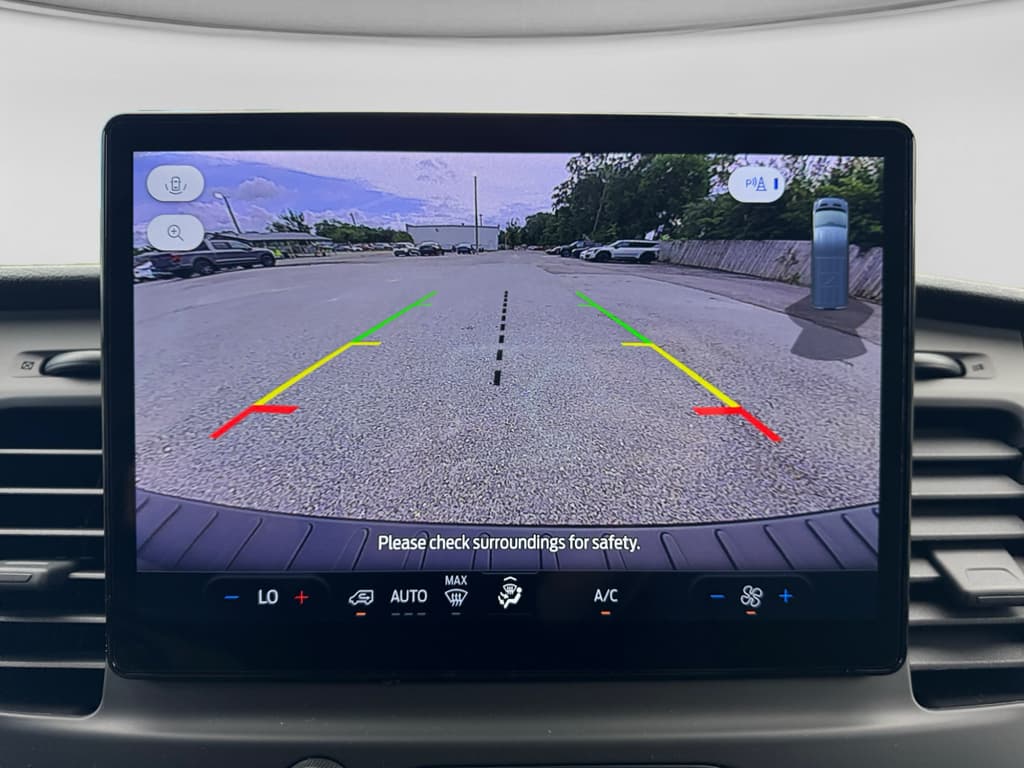 2024 Ford E-Transit view 15